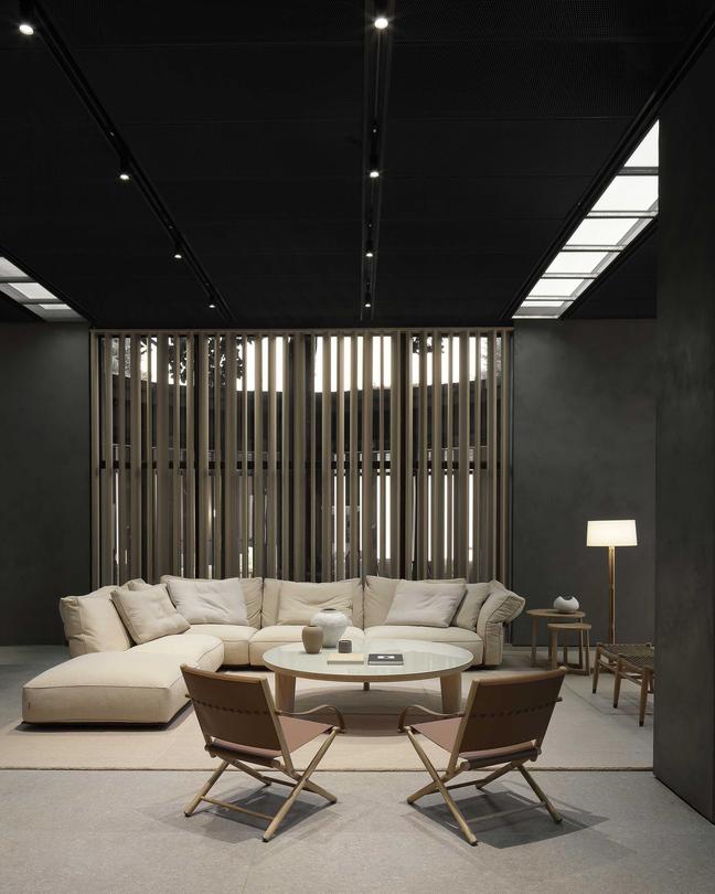 Flexform Corporate Showroom Meda