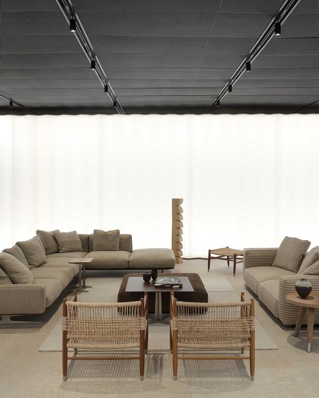 Flexform Corporate Showroom Meda