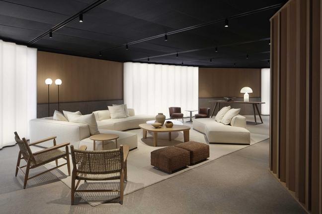 Flexform Corporate Showroom Meda